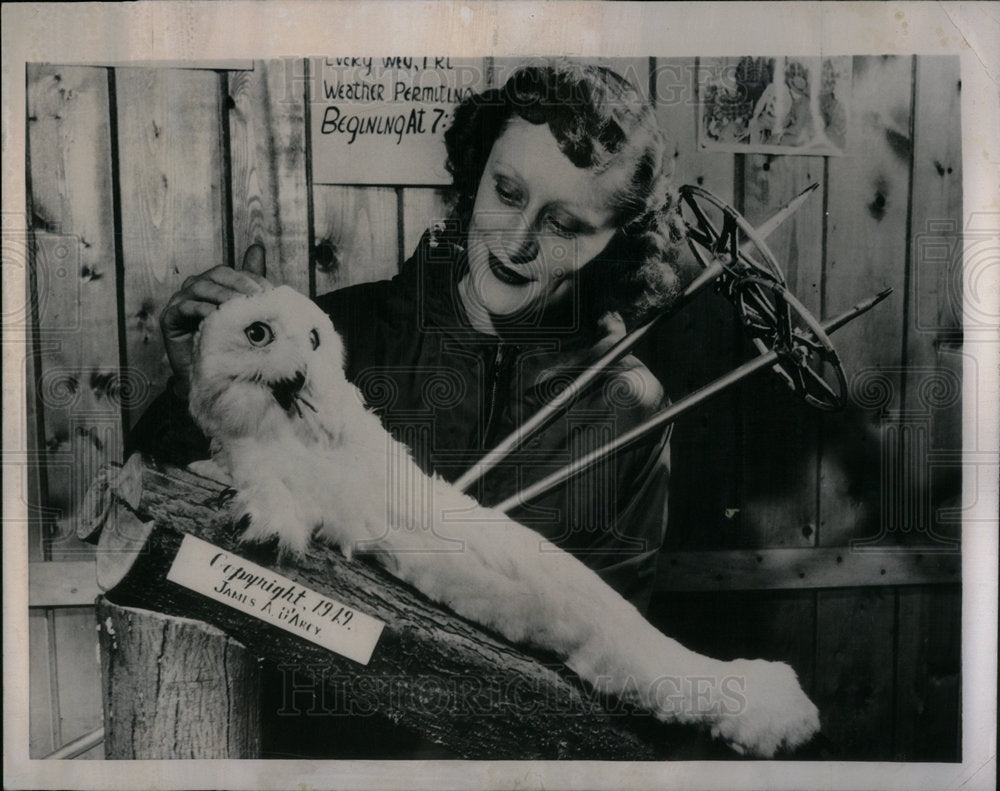 1954 Skier Mrs Gerald Kaweck Taxidermist - Historic Images