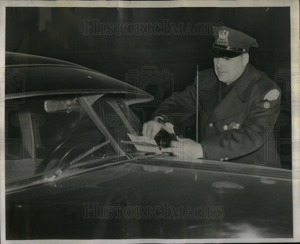 1952 Traffice Policeman Issues Ticket - Historic Images