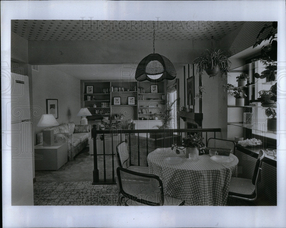 1978 Plexiglas shelves kitchen parkhill - Historic Images