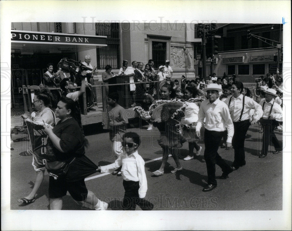 1995 Youth Service Celebration of Education - Historic Images