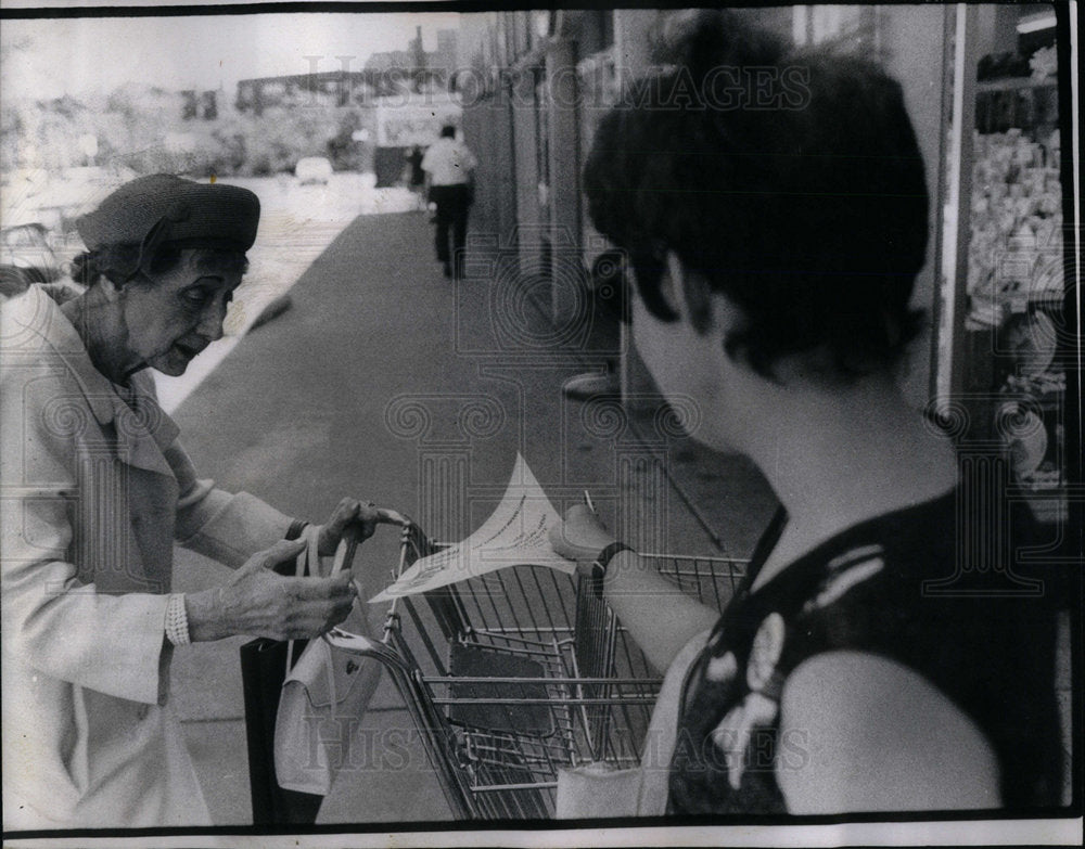 1970 NOW Hyde Park Shopping center Passed - Historic Images