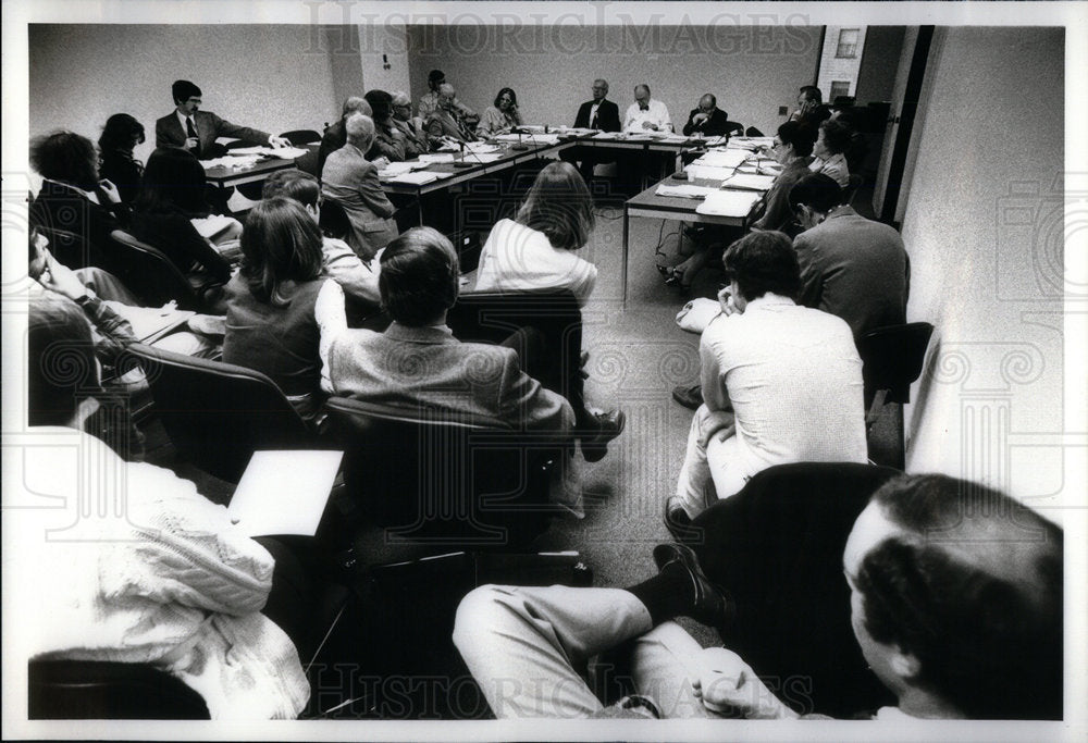 1977 National News Conference Meeting - Historic Images