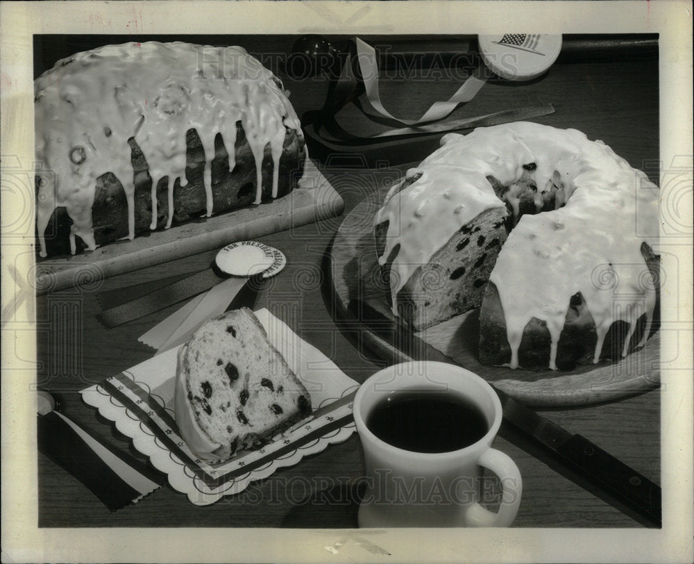 1964 Cake Served With Coffee - Historic Images