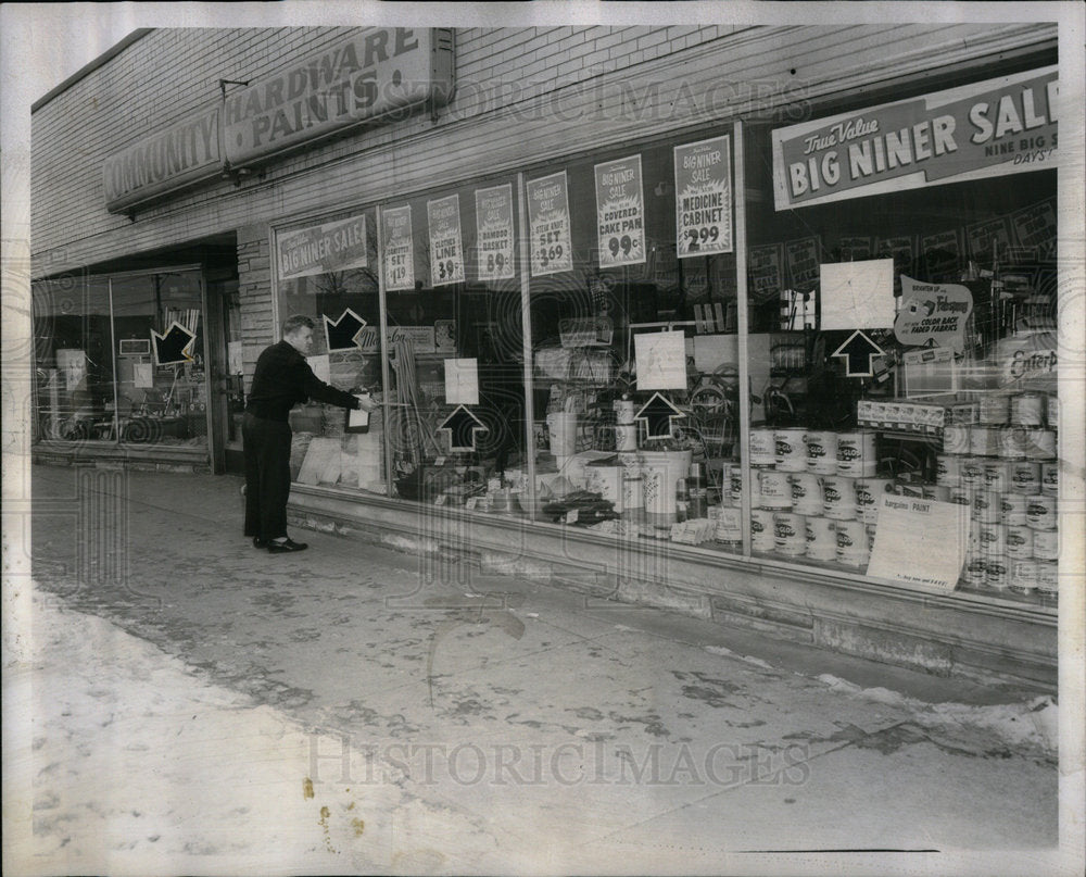 1956 Walter Marusarz Hamilton Glass Co - Historic Images