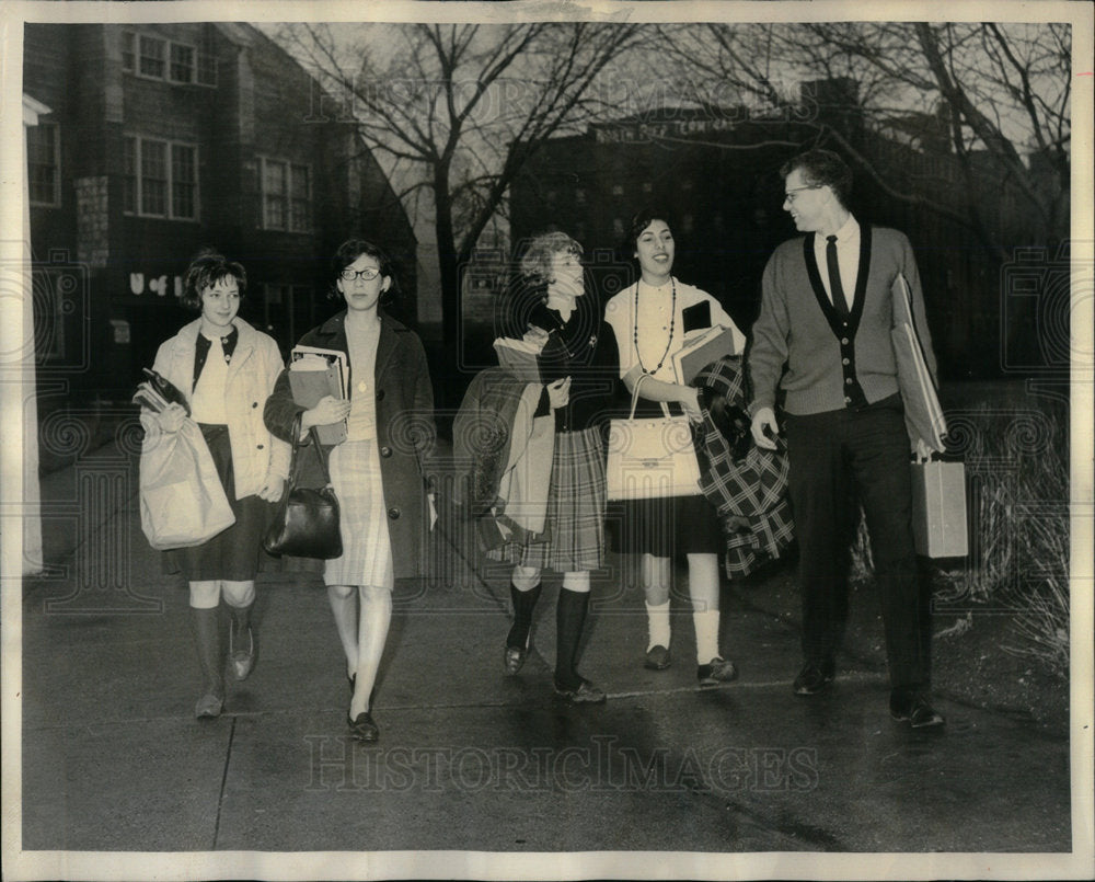 1965 University of Illinois Students - Historic Images