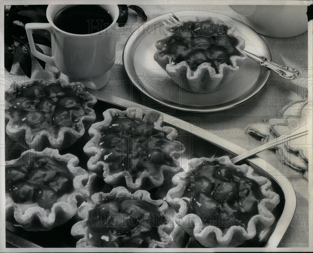 1972 Individual Sweet Cherry Tarts - Historic Images