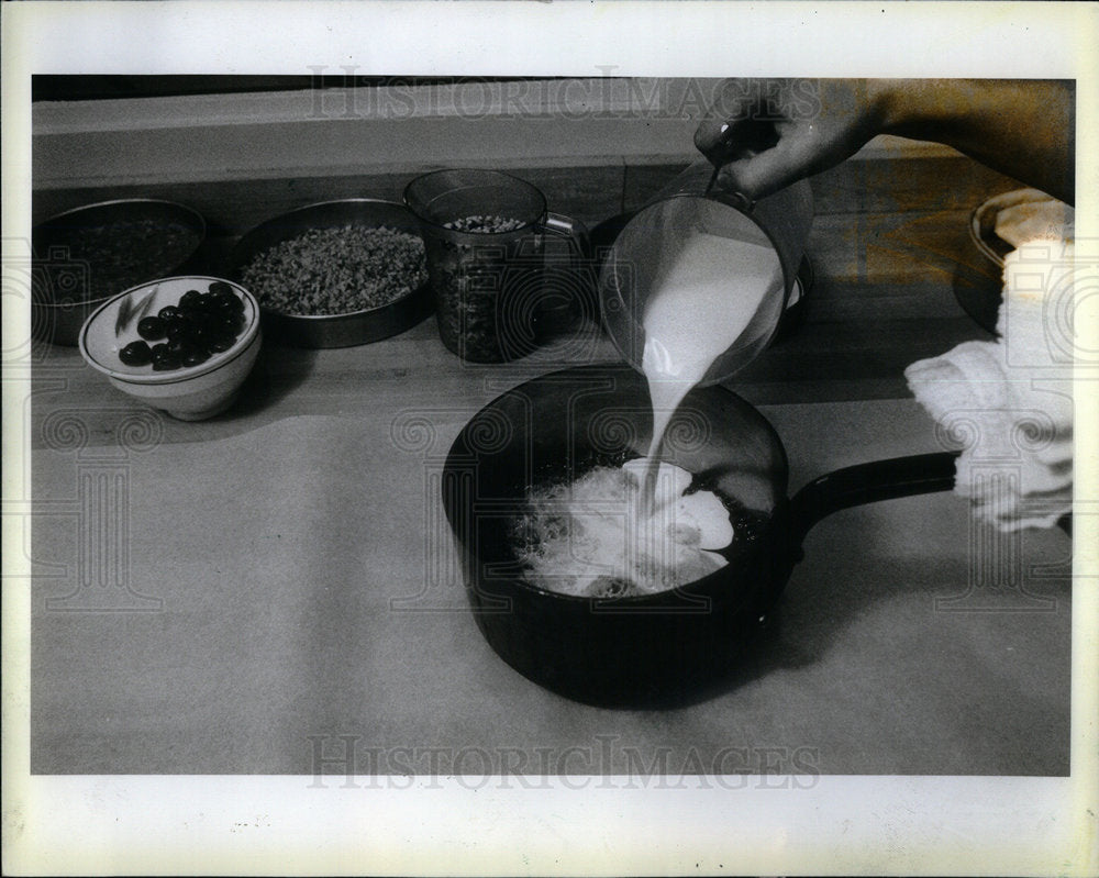 1983 Pastry Chef Working On Walnut Tart - Historic Images