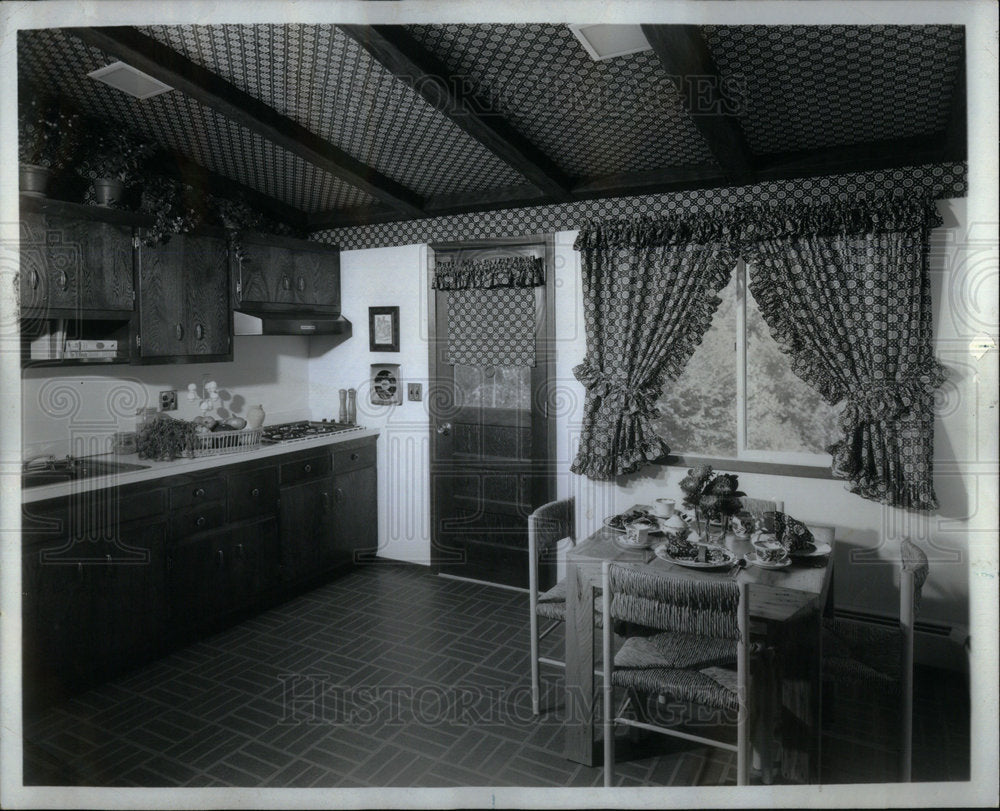 1972 Modern Kitchen Amherst Windows Chicago - Historic Images