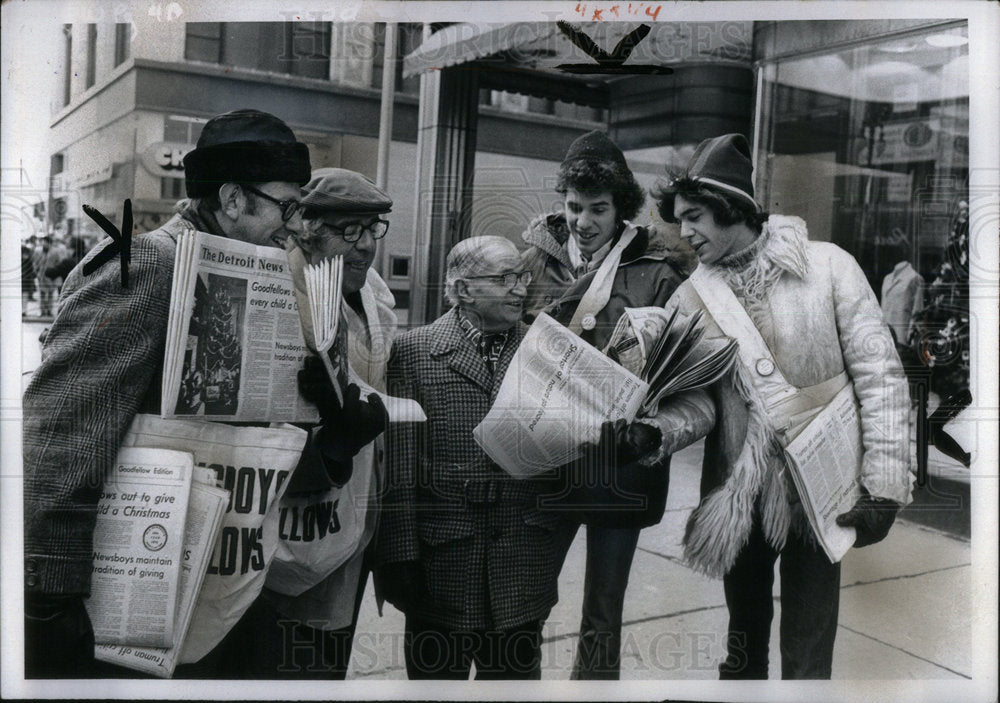1972 Old News Boys Organization - Historic Images
