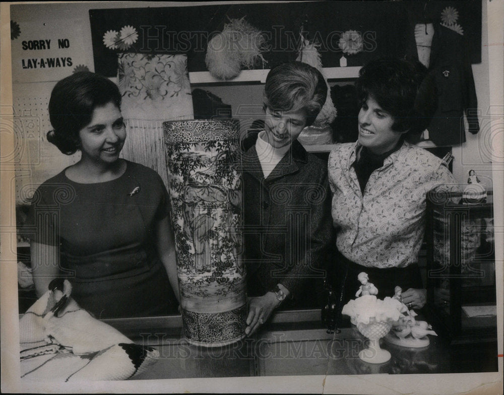 1968 Women Observe Chinese Umbrella Stand - Historic Images