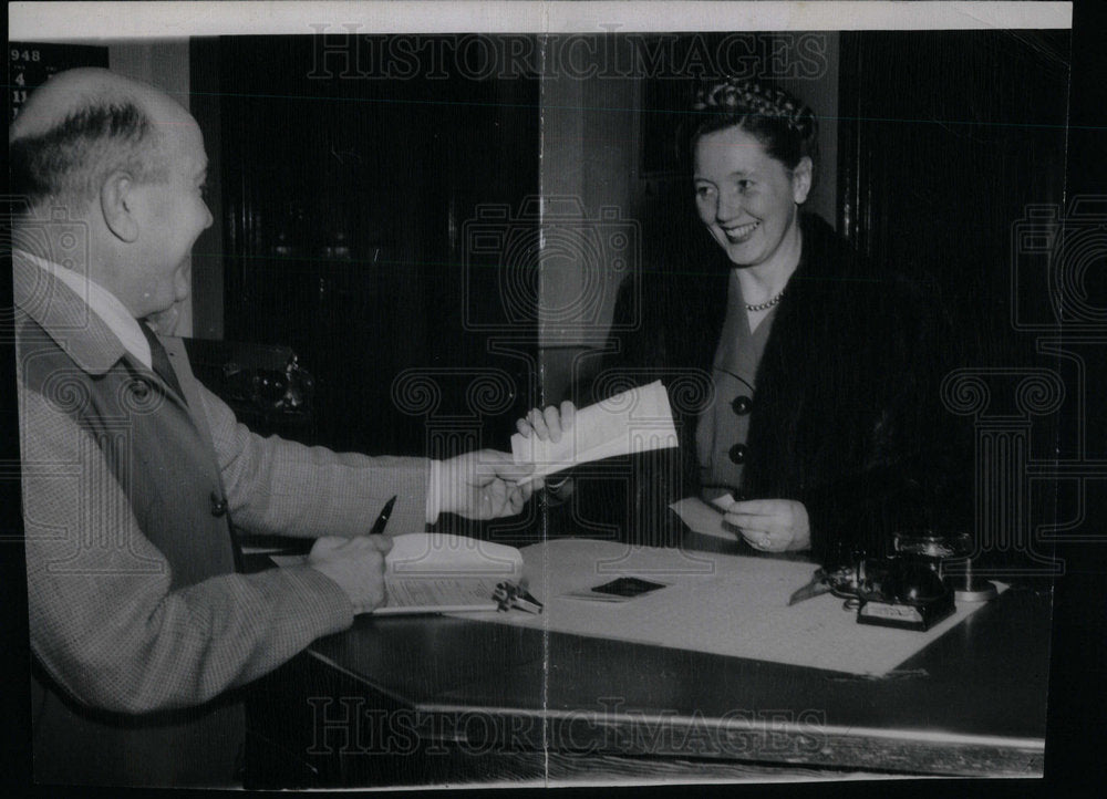 1948 Mrs. Terry Carpenter - Historic Images