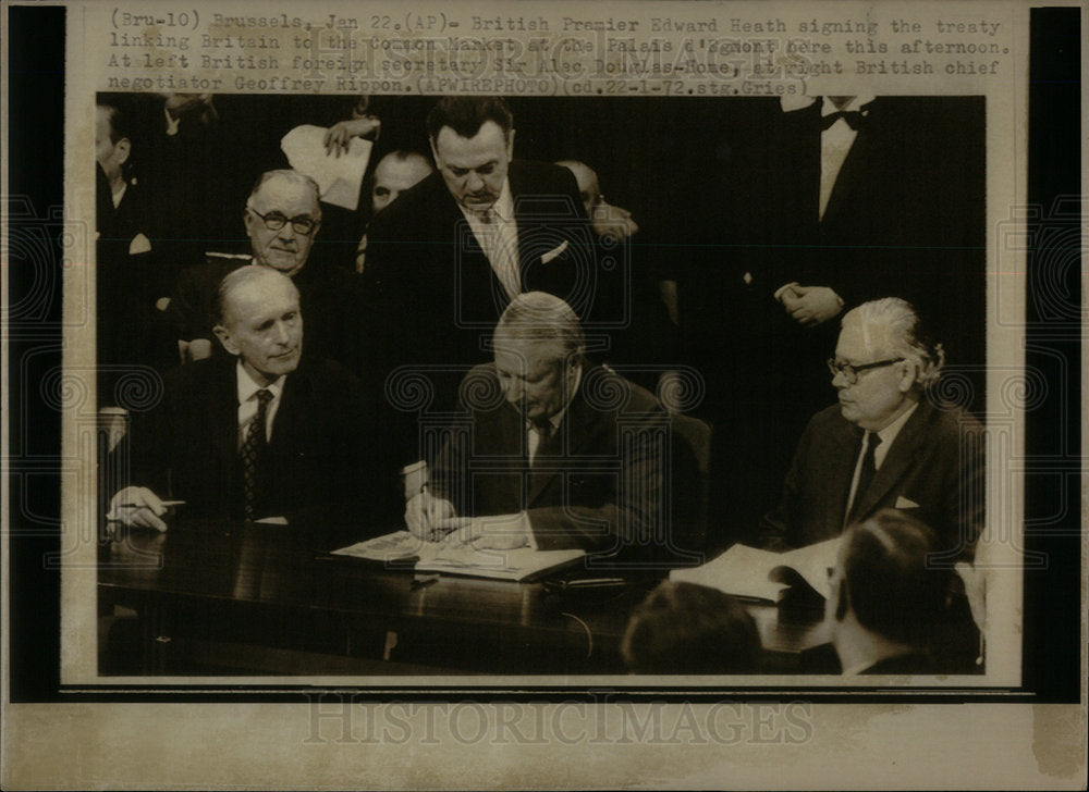 1972 British Premier Edward Heath Treaty - Historic Images