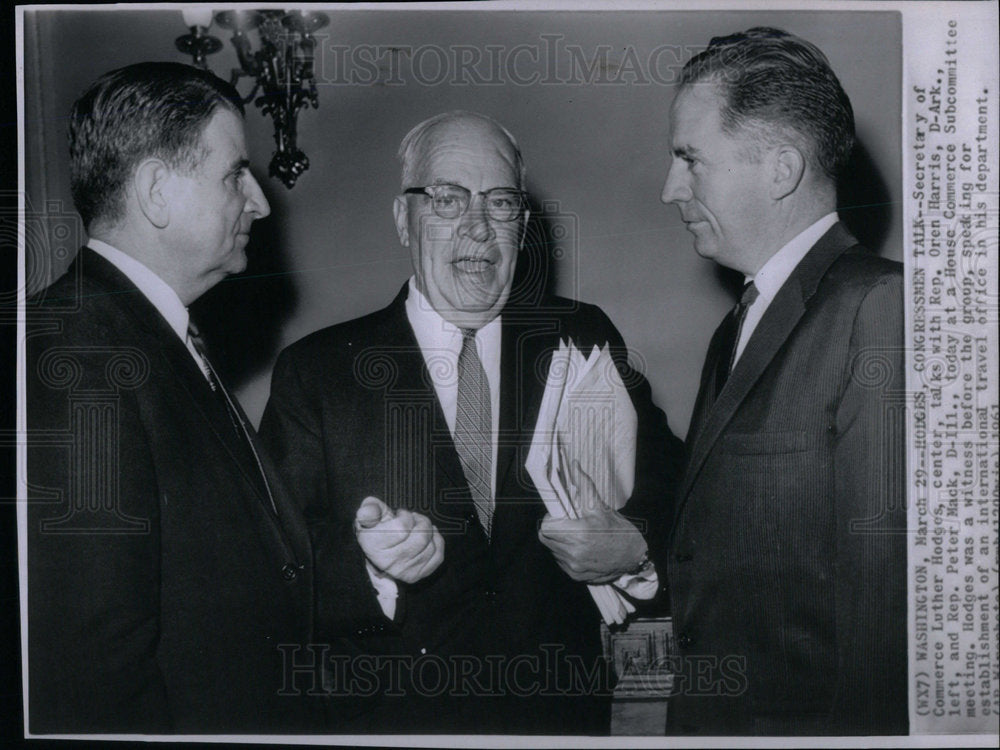 1961 Secretary Commerce Luther Hodges talks - Historic Images