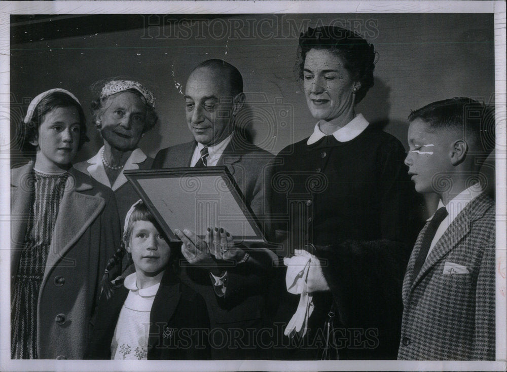 1967 Photo Mrs Charles Lowen Accepts Husband Award - Historic Images