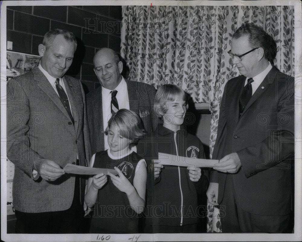 1970 Aurora Girls Track Club Fundraiser - Historic Images