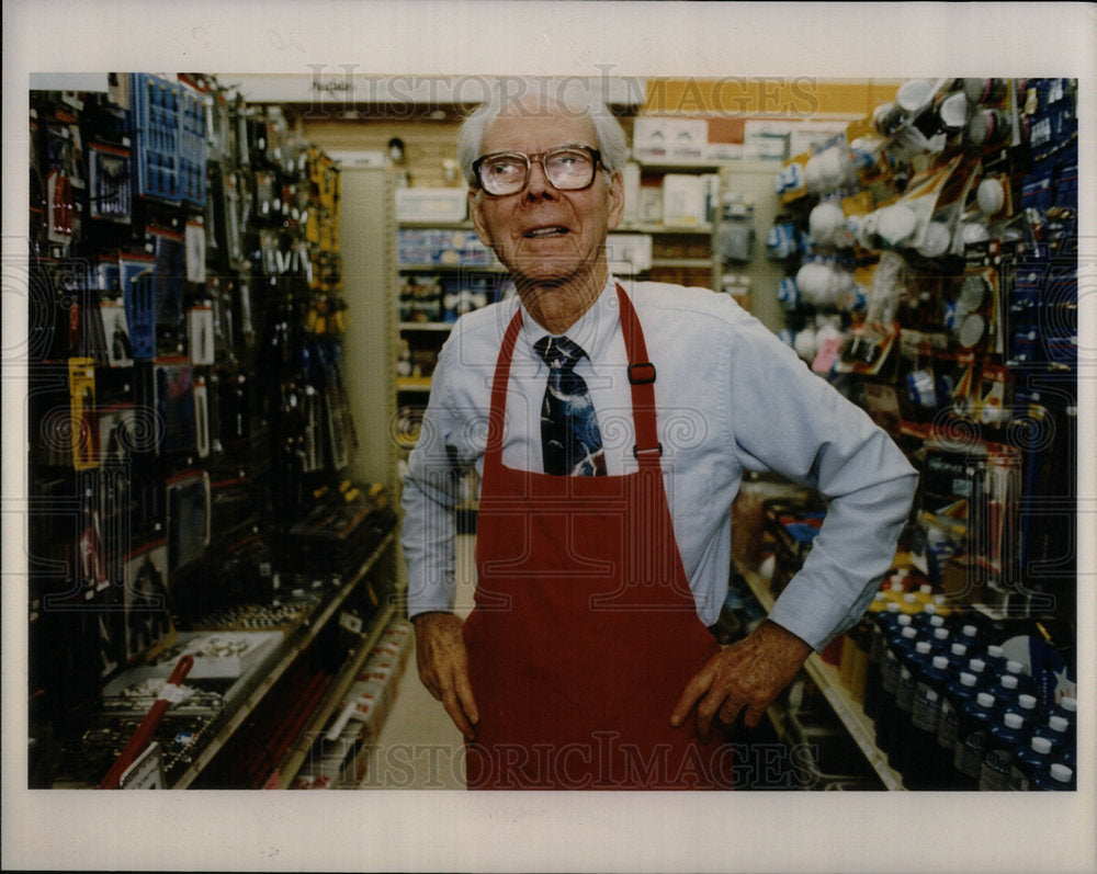 1993 Walter Leahy Old man Working Shop - Historic Images