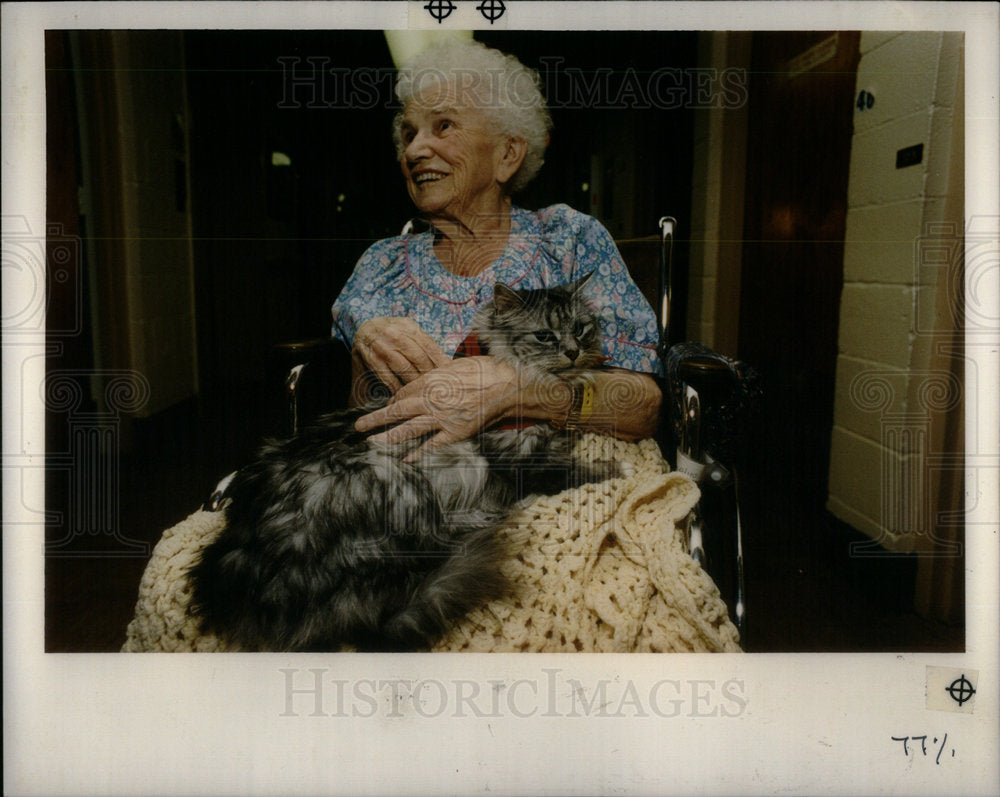 1991 Pet nursing home visits organization - Historic Images