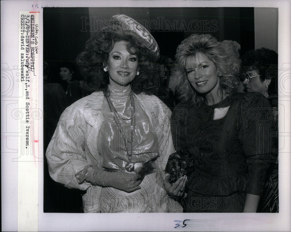 1989 Victor Costa Show Attendees Society - Historic Images