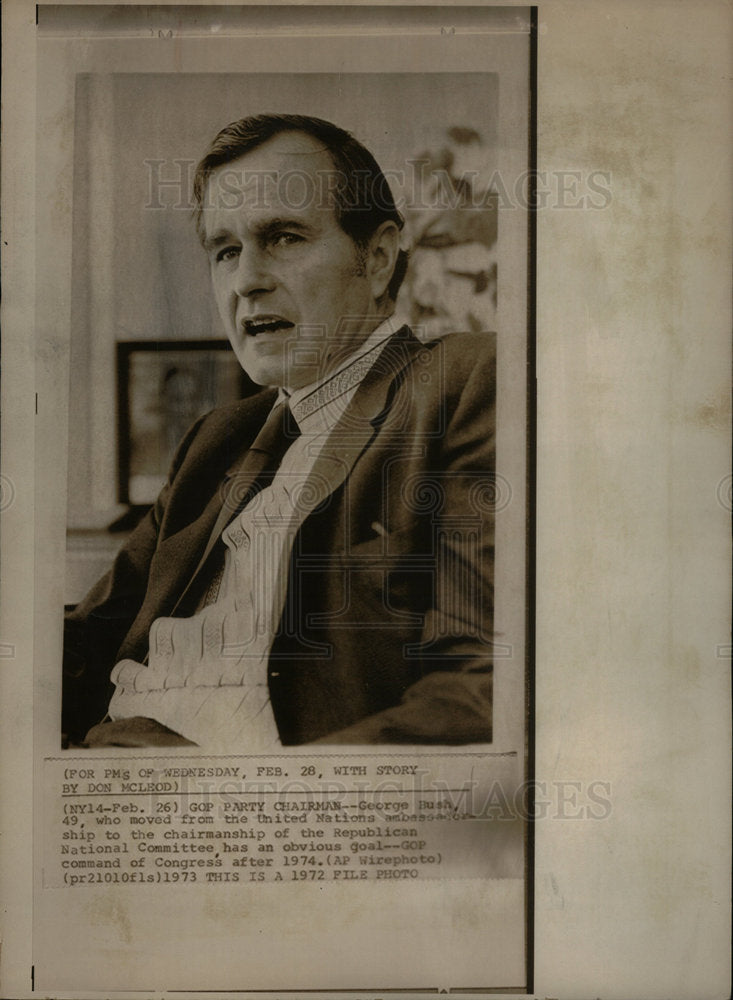 1972 GOP Party Chairman George Burt UN Ship - Historic Images