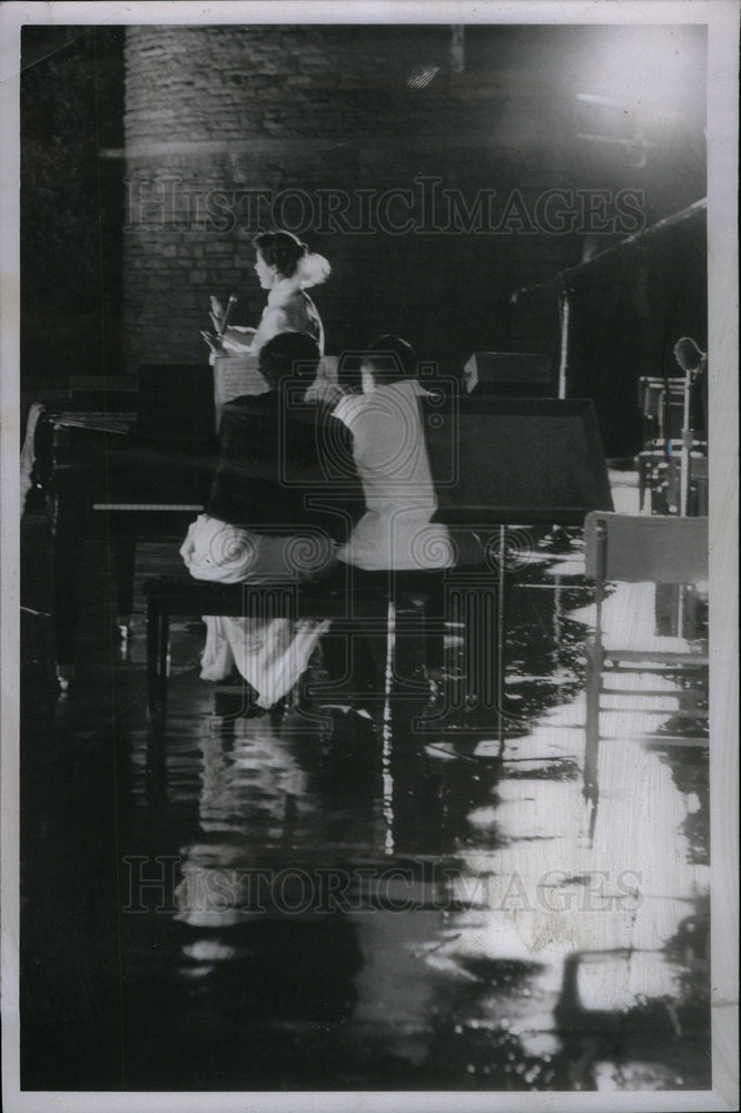 1954 Anna Maria Alberghetti Shower Piano - Historic Images