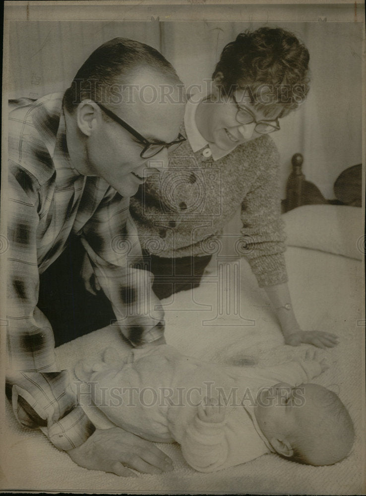 1968 Edmund &amp; Shirley Kurth Priest Nun - Historic Images