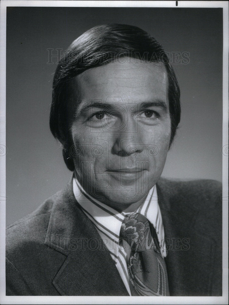 1976 Lloyd Dobyns Reporter Correspondent - Historic Images