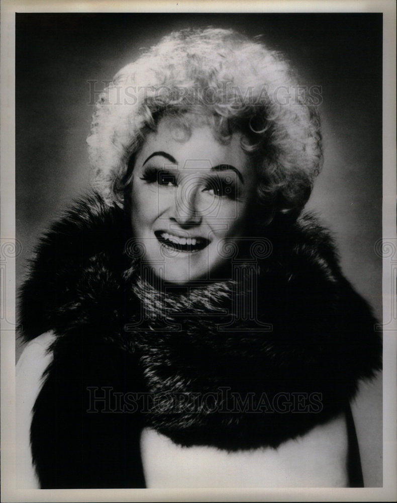 1973 Phyllis Diller America Cigarette Lough - Historic Images