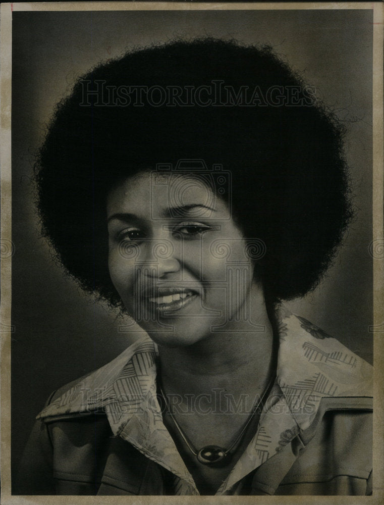 1976 Regina Duffey attend woman 76 fair - Historic Images