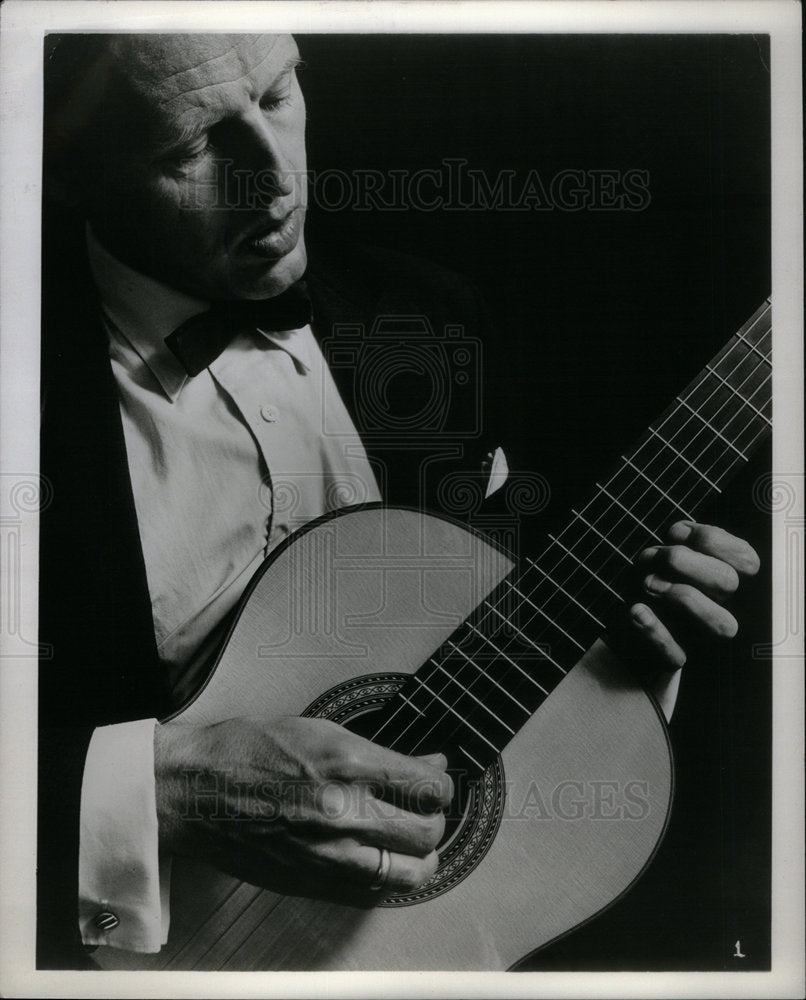 1960 Richard Dyer Bennet entertainment file - Historic Images