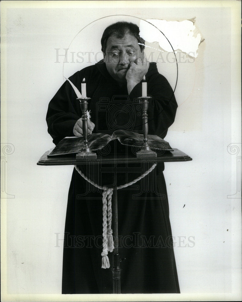 1979 Brother Dominic prayer book writes - Historic Images