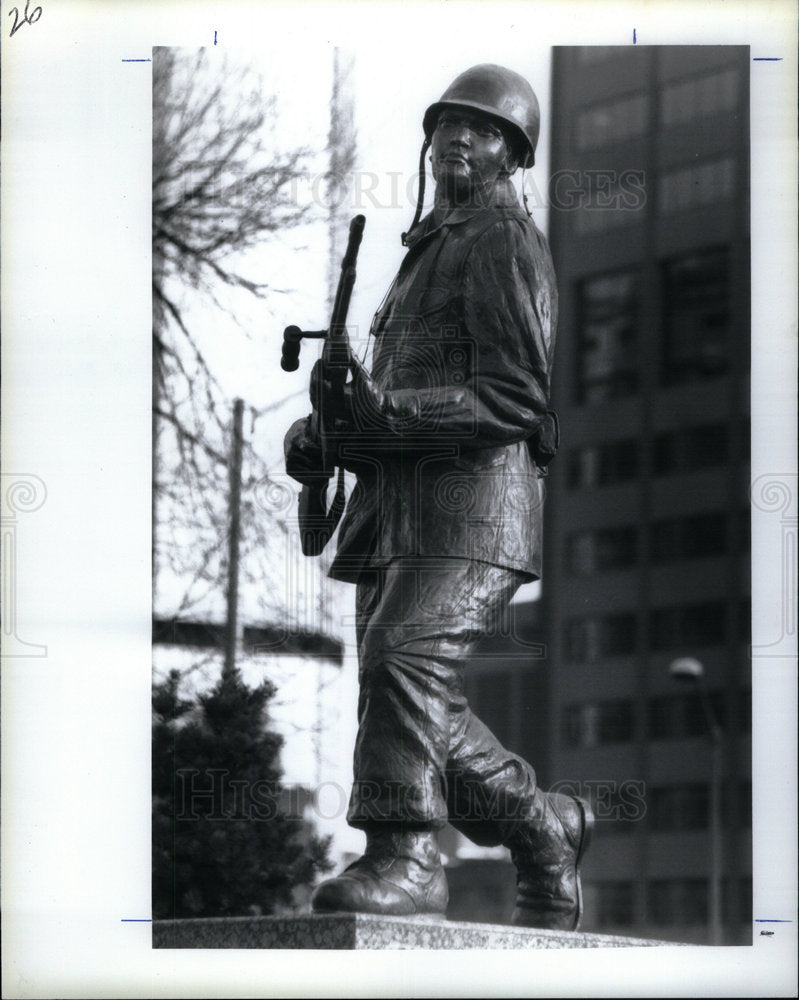 1989 Martinez United States Army soldier - Historic Images