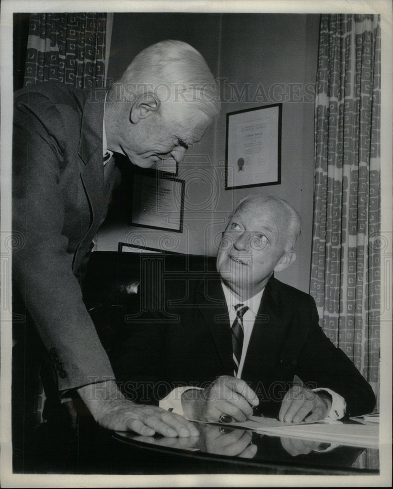 1959 J. Patrick Lannan Signing Contract. - Historic Images