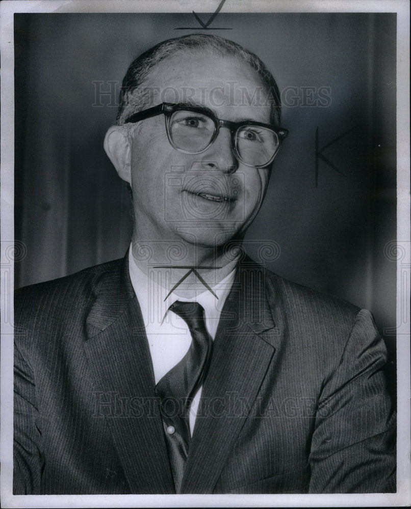 1965 Porter McKeever UN Association member - Historic Images