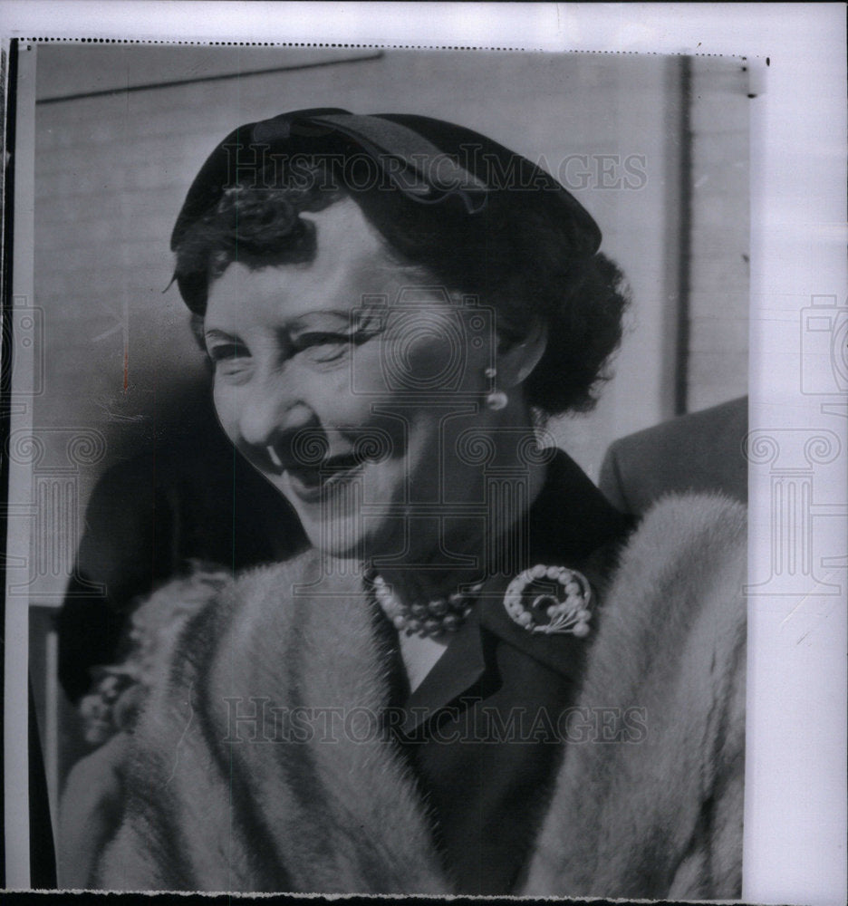 1956 Mamie Eisenhower American First Lady - Historic Images