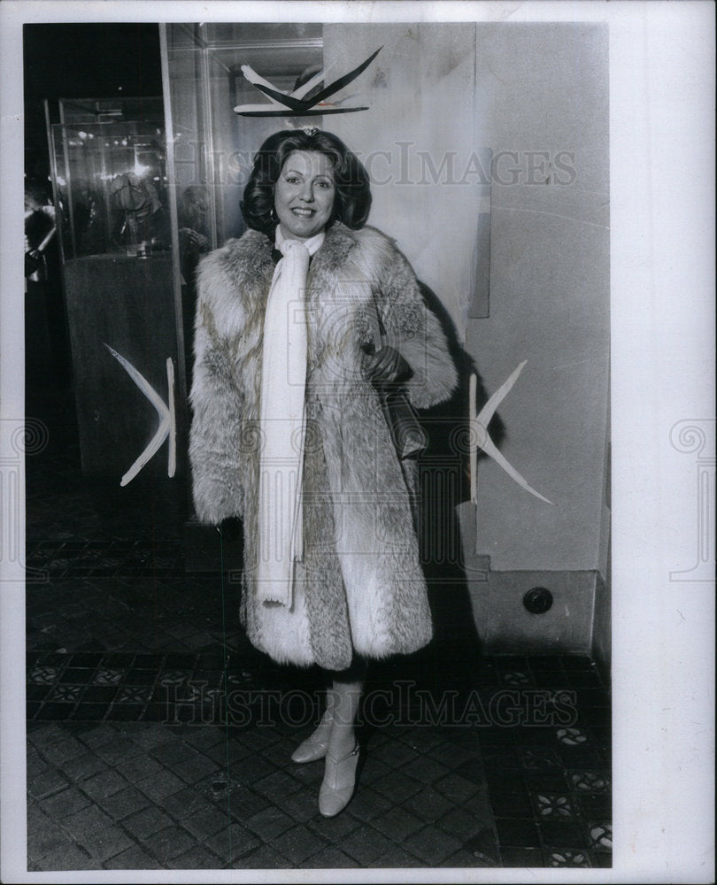 1975 Mrs. Roger Ailvni - Historic Images