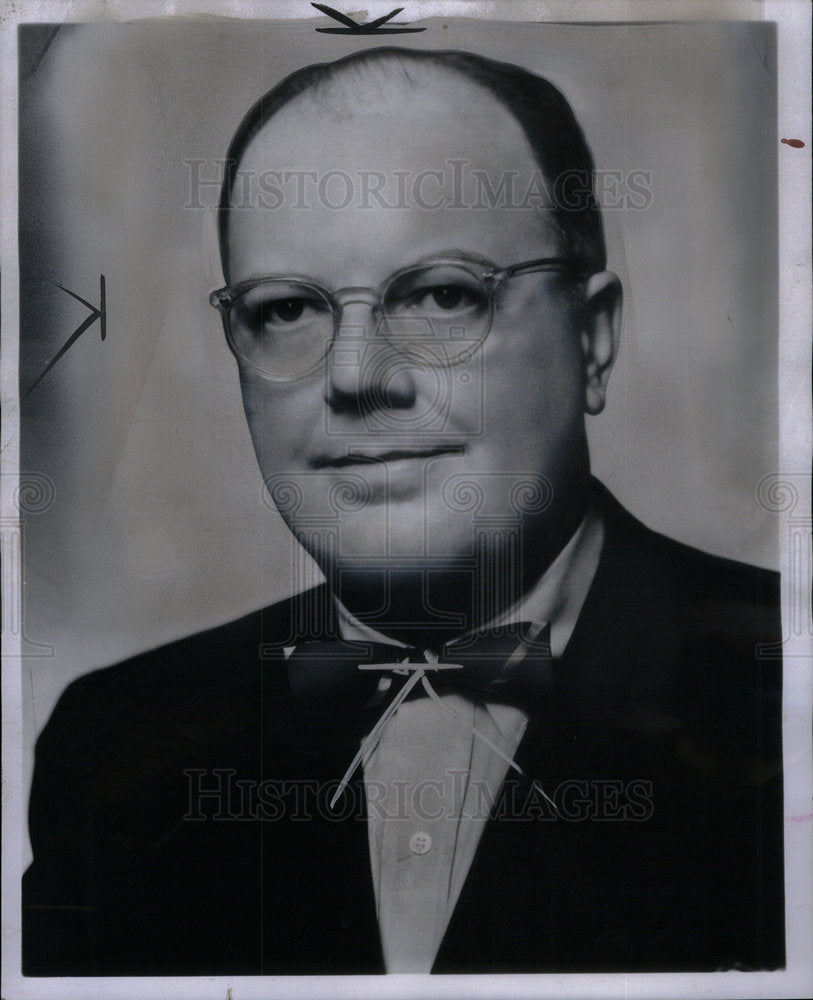 1954 John P. Mansfield, president of Plymou - Historic Images