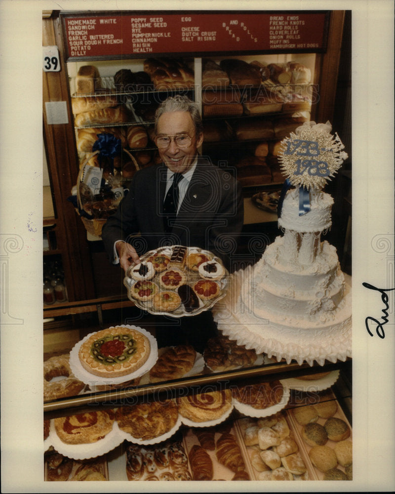 1983 Harris Machus Pastry Show Owner - Historic Images