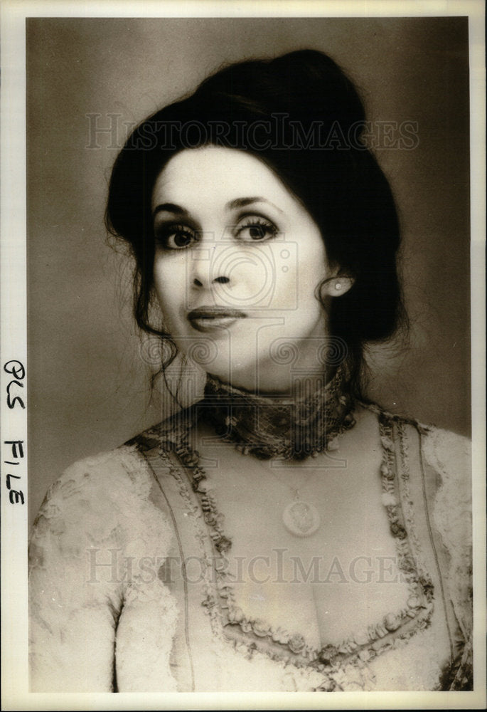 1985 Catherine Malfitana (Singer) - Historic Images