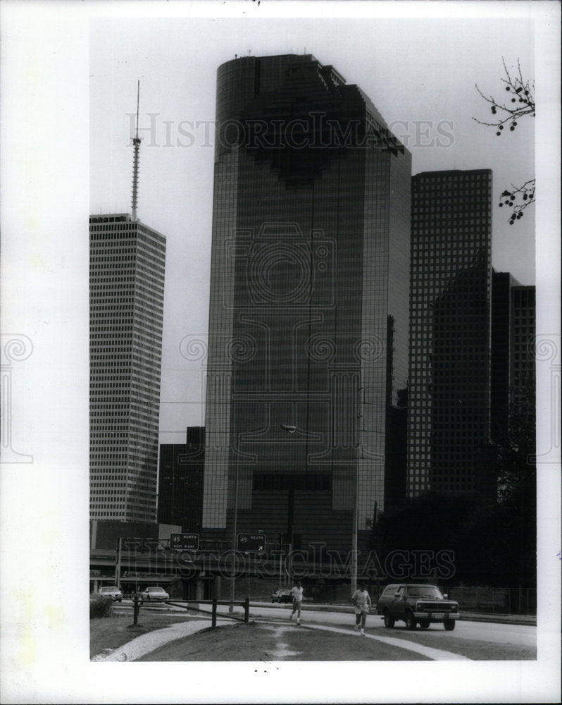 1992 Texaco Heritage Plaza Financed - Historic Images