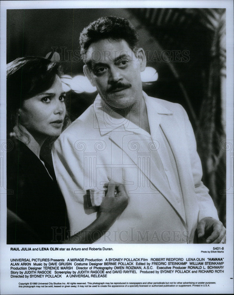 1991 Raul Julia and Lena Olin Co-star - Historic Images