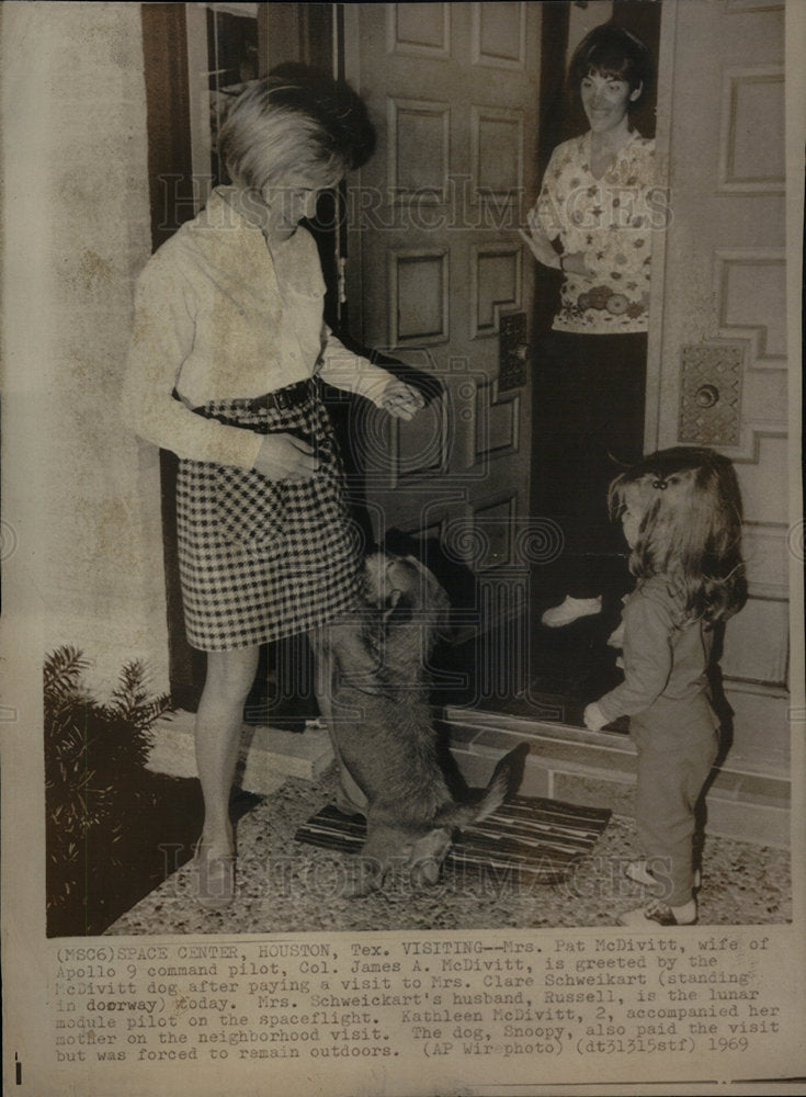 1969 Photo Apollo Astronaut Wife Mrs James McDivitt - Historic Images