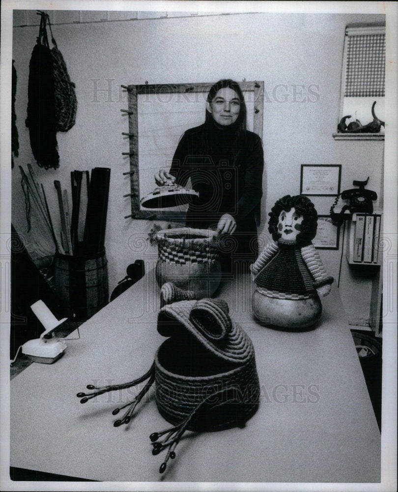 1976 Sharon LaPierre Weaver - Historic Images