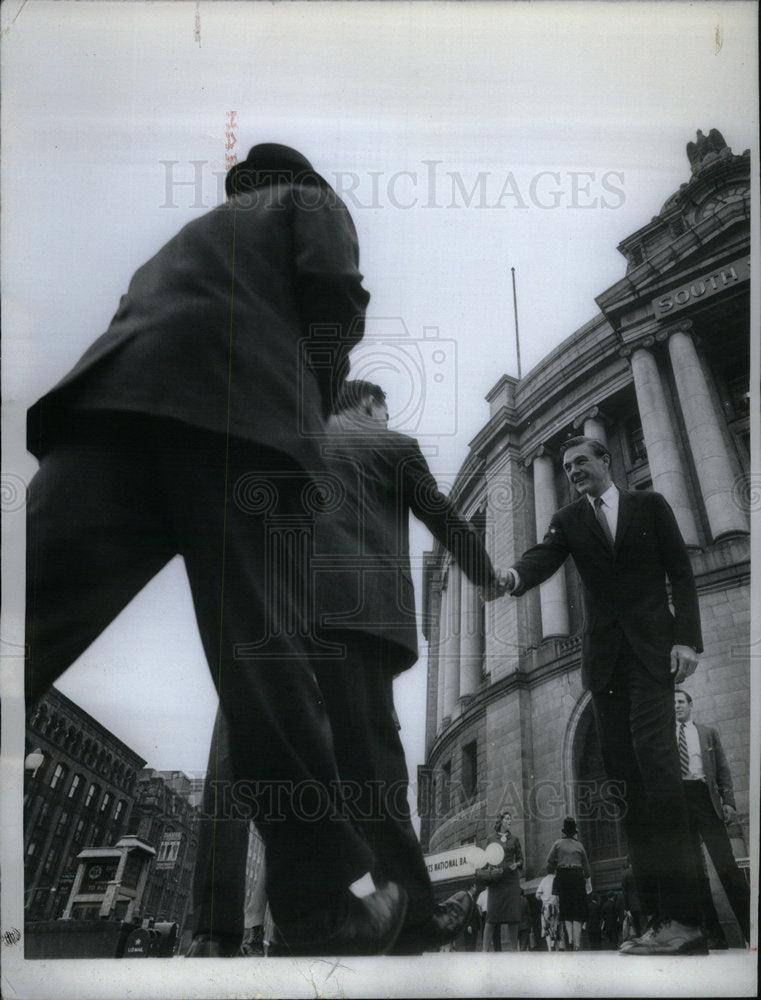 1962 Rep Candidate Son Lodge Greeting Voter - Historic Images