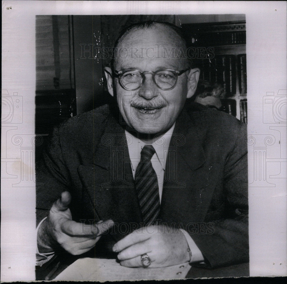 1952 Press Photo Owen Lattimore American author Pacific - Historic Images