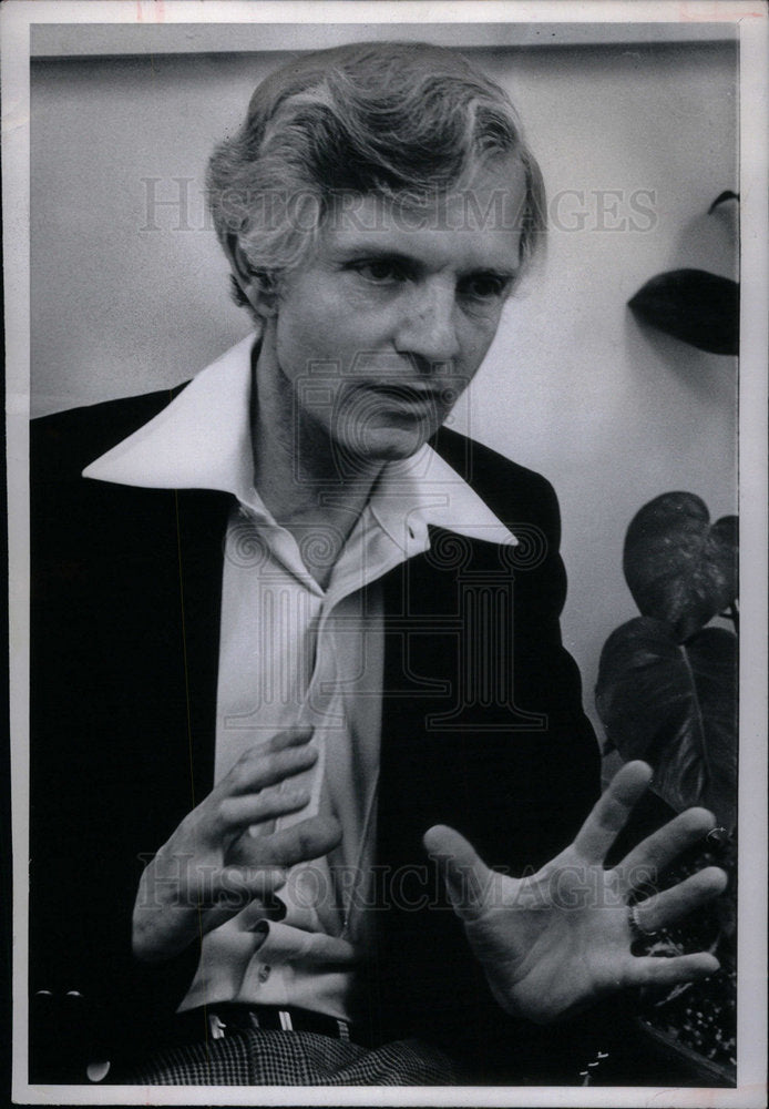 1979 Press Photo Author Dr Robert Anderson Speaking - Historic Images