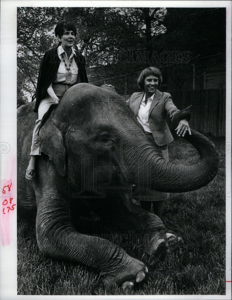 1983 Press Photo John Gharst Walter ~oellil City Park - Historic Images