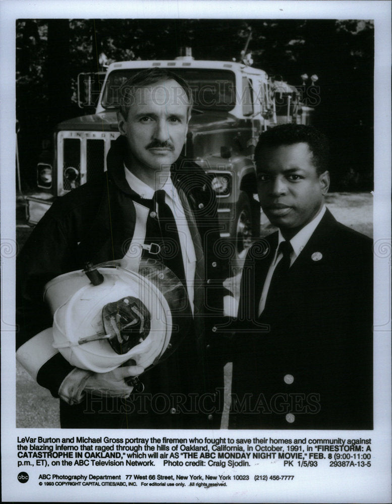 1993 Press Photo Levar Burton Michael Gross Firestorm - Historic Images