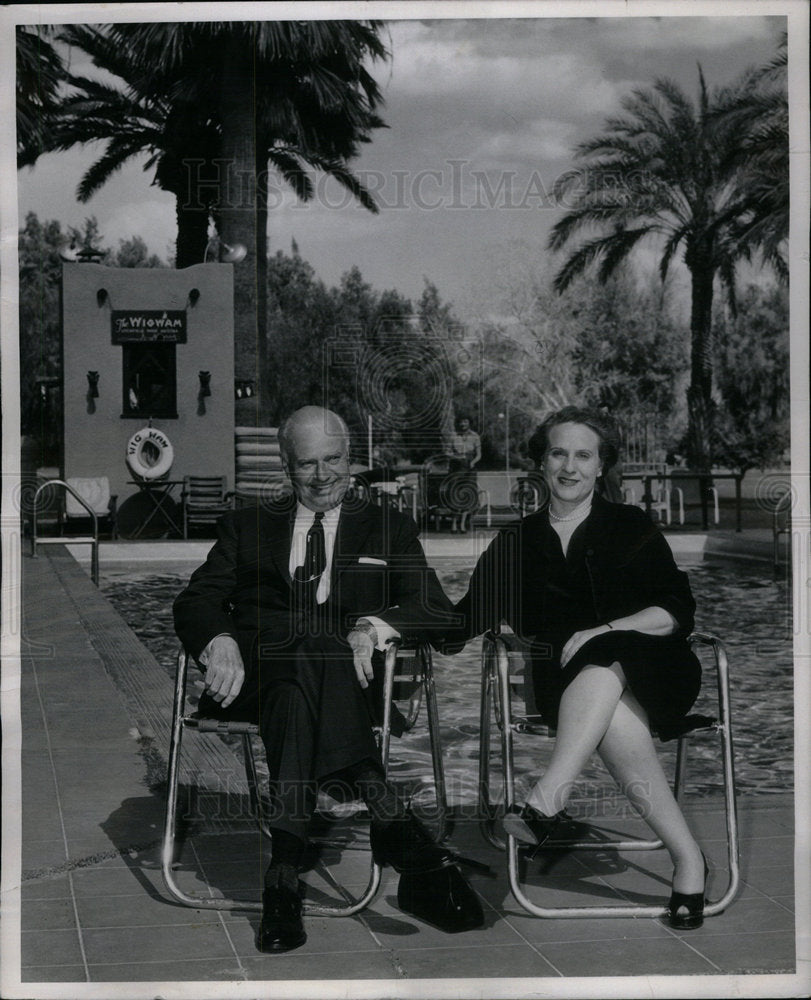 1955 Press Photo Mr./Mrs. Fred Lake - Historic Images