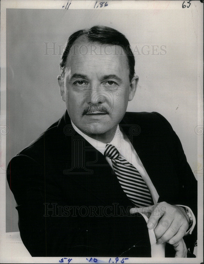 1987 Press Photo John Benedict Hillerman Actor - Historic Images