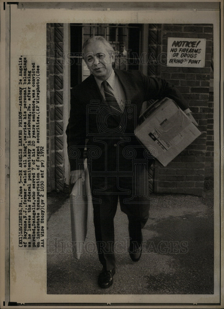 1972 Press Photo Anthony De Angelis Forged Securities - Historic Images